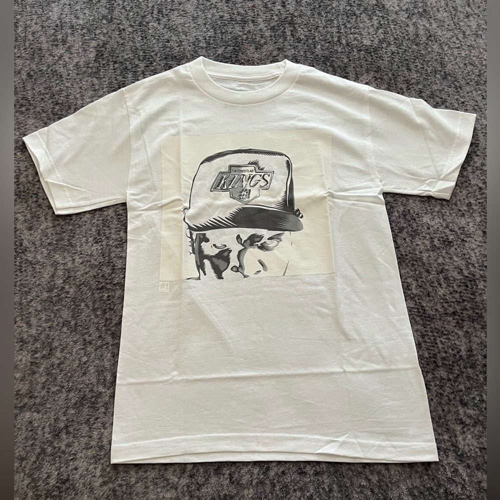 The Forest Lab Ice Cute Los Angeles Kings Hat Stencil Design Men’s T-Shirt